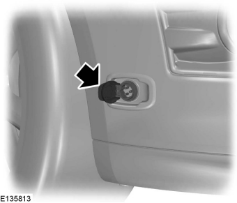 Conecte el calefactor del motor entre 2 y 3 horas antes de arrancar el motor.