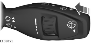 Pulse el botón para accionar los lavaparabrisas. Éstos funcionarán durante un