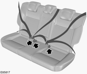Tire del cinturón de manera continua para desenrollarlo. El cinturón no cederá